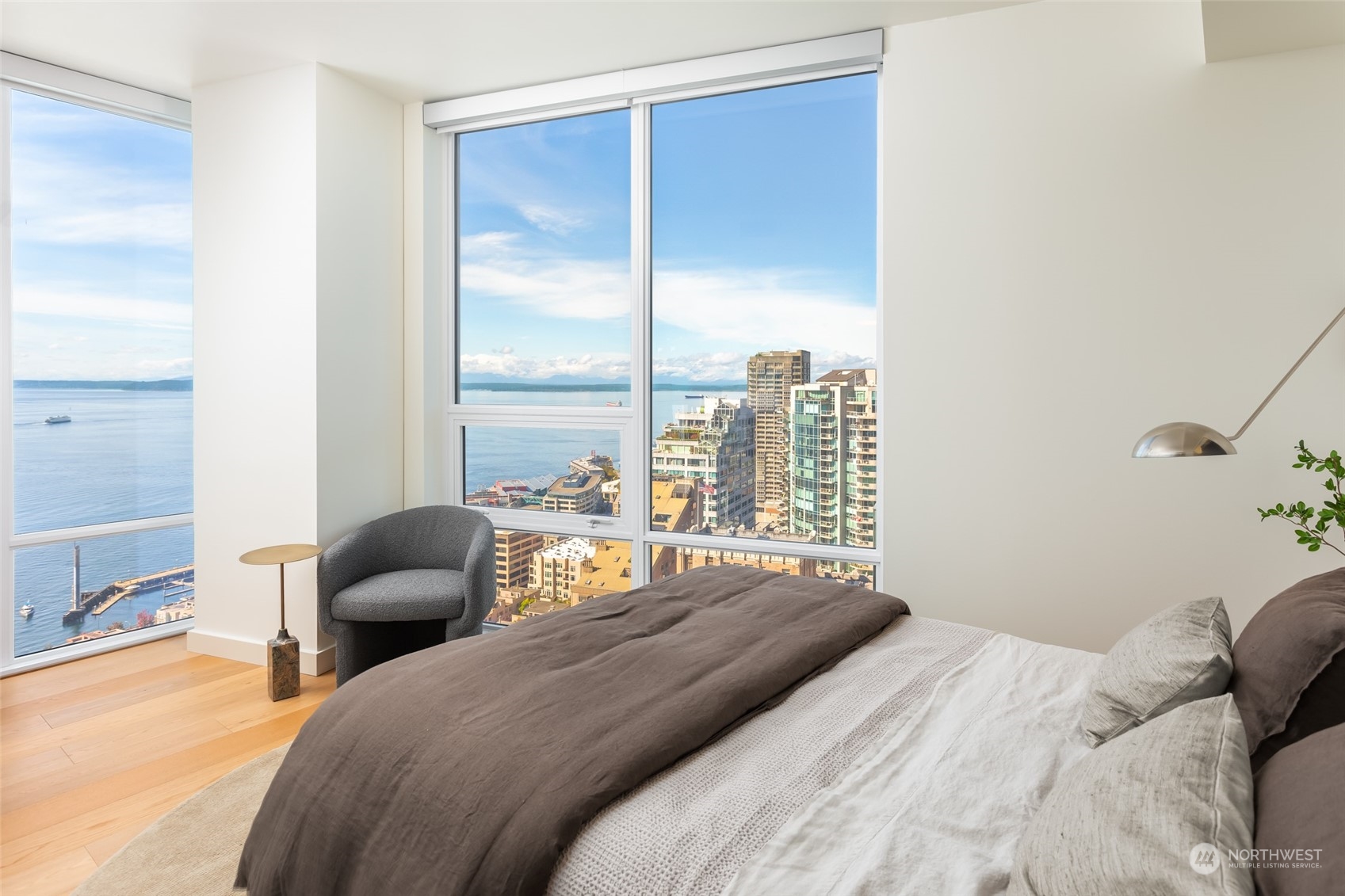 121 Stewart Street Unit: 2207