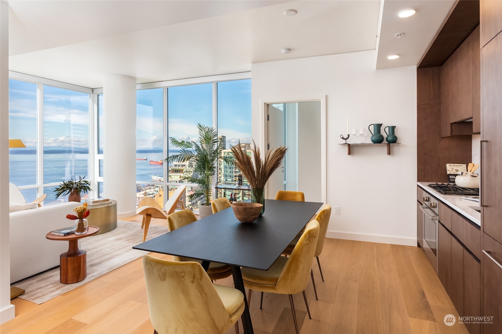 121 Stewart Street Unit: 2207