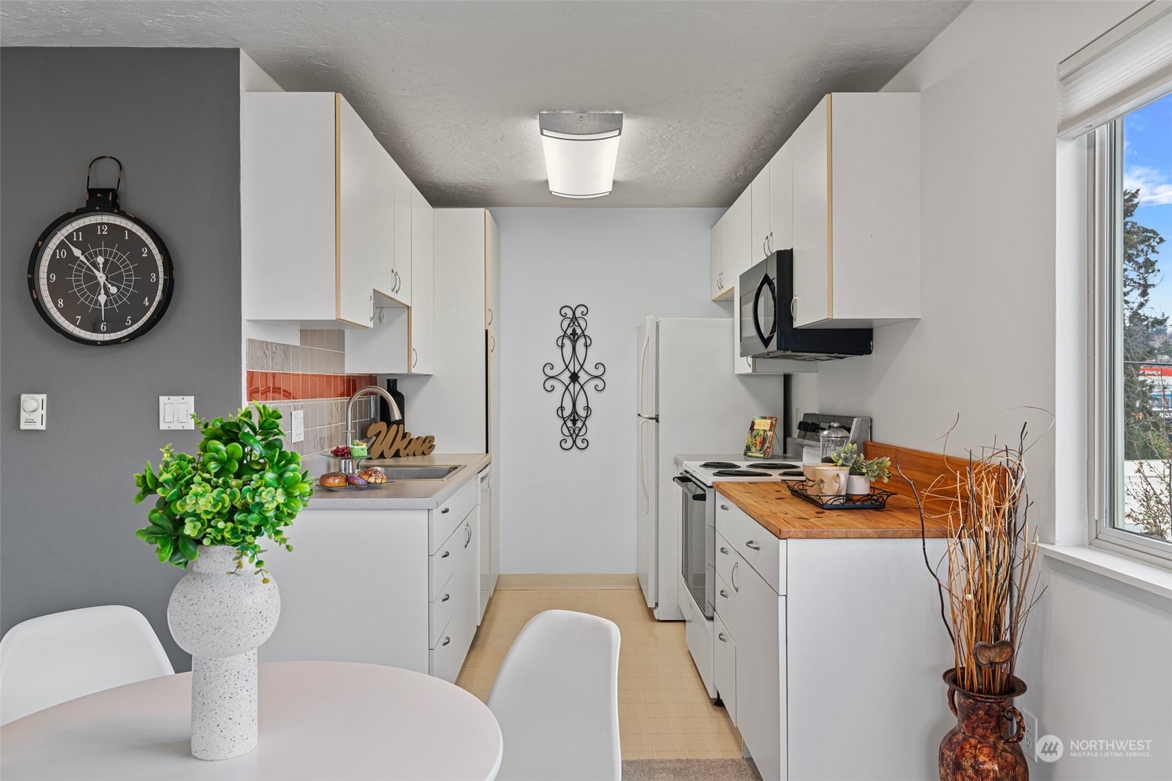 3401 Albion Place N Unit: 7