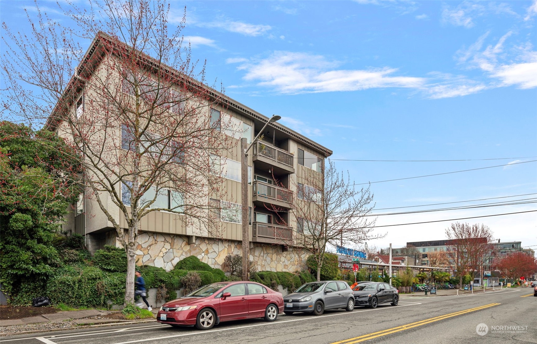 3401 Albion Place N Unit: 7