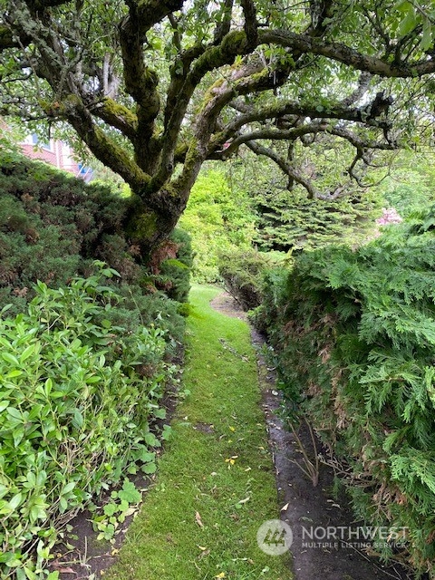 1932 NW Blue Ridge Drive