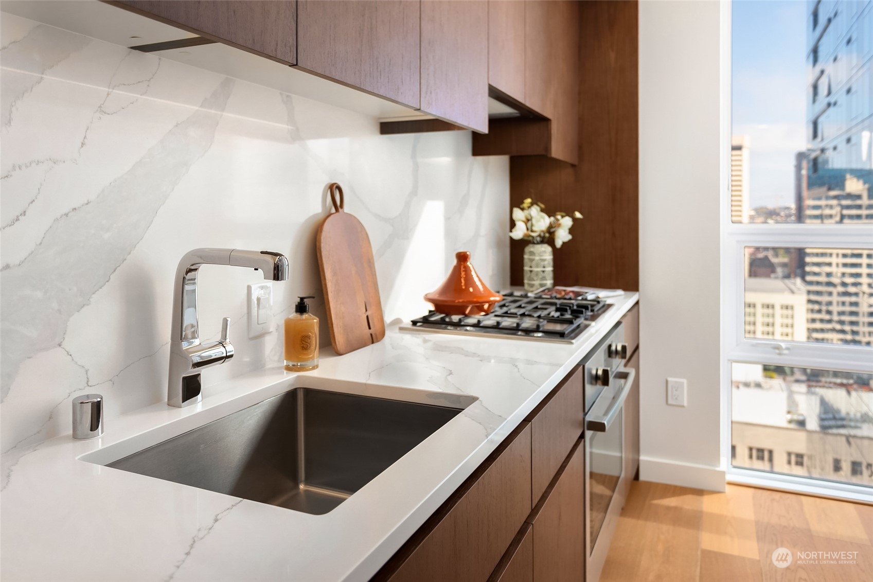 121 Stewart Street Unit: 3102