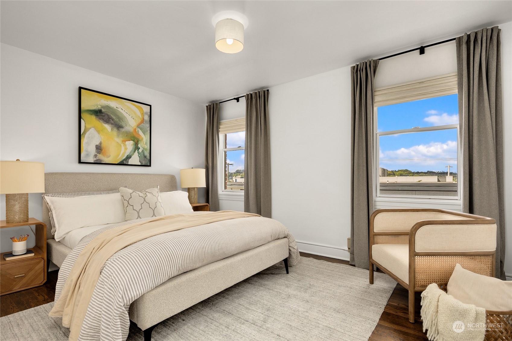 2717 Franklin Avenue E Unit: 204