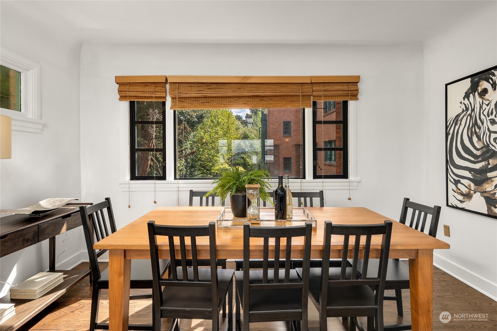 2717 Franklin Avenue E Unit: 204