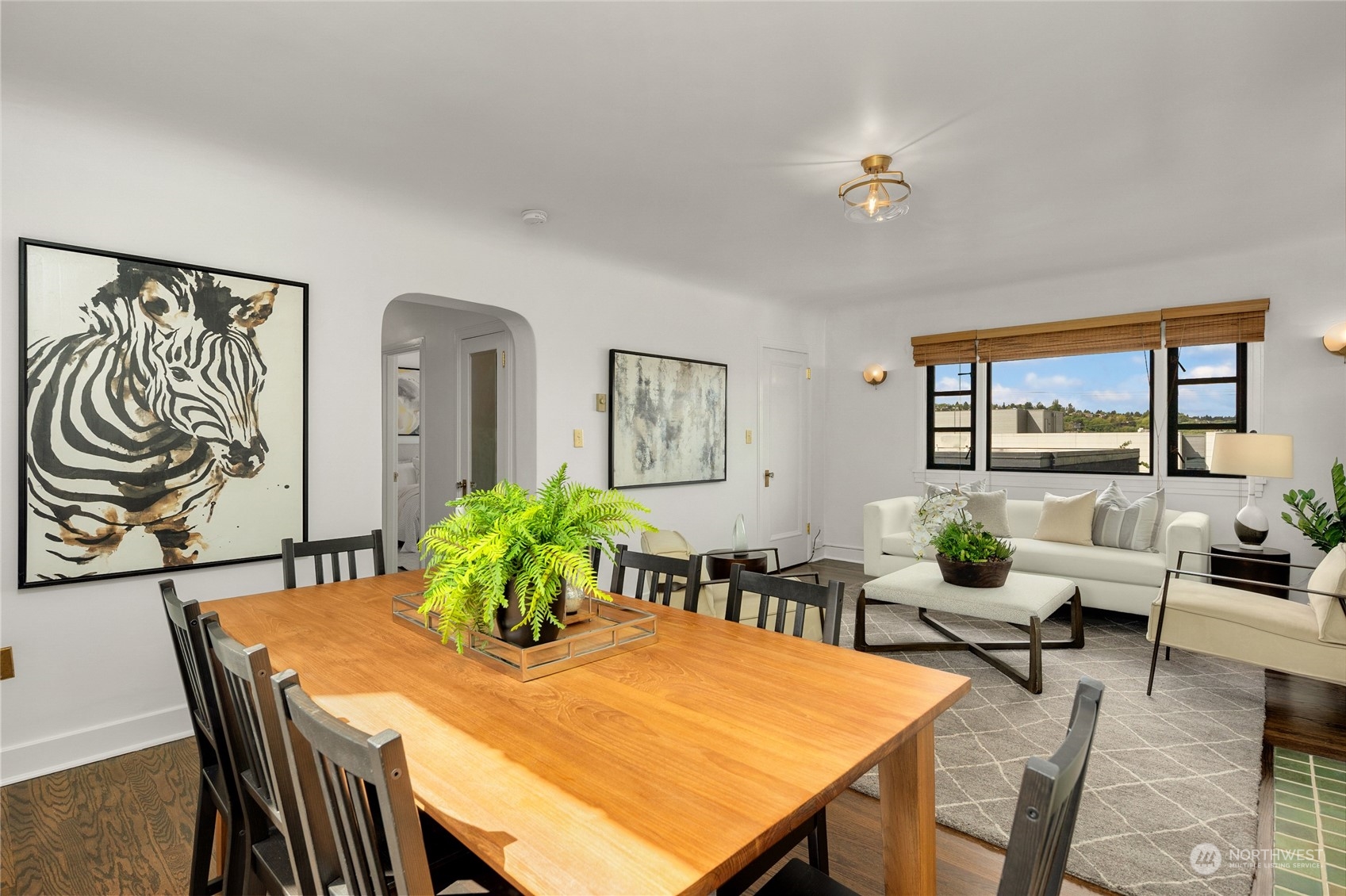 2717 Franklin Avenue E Unit: 204