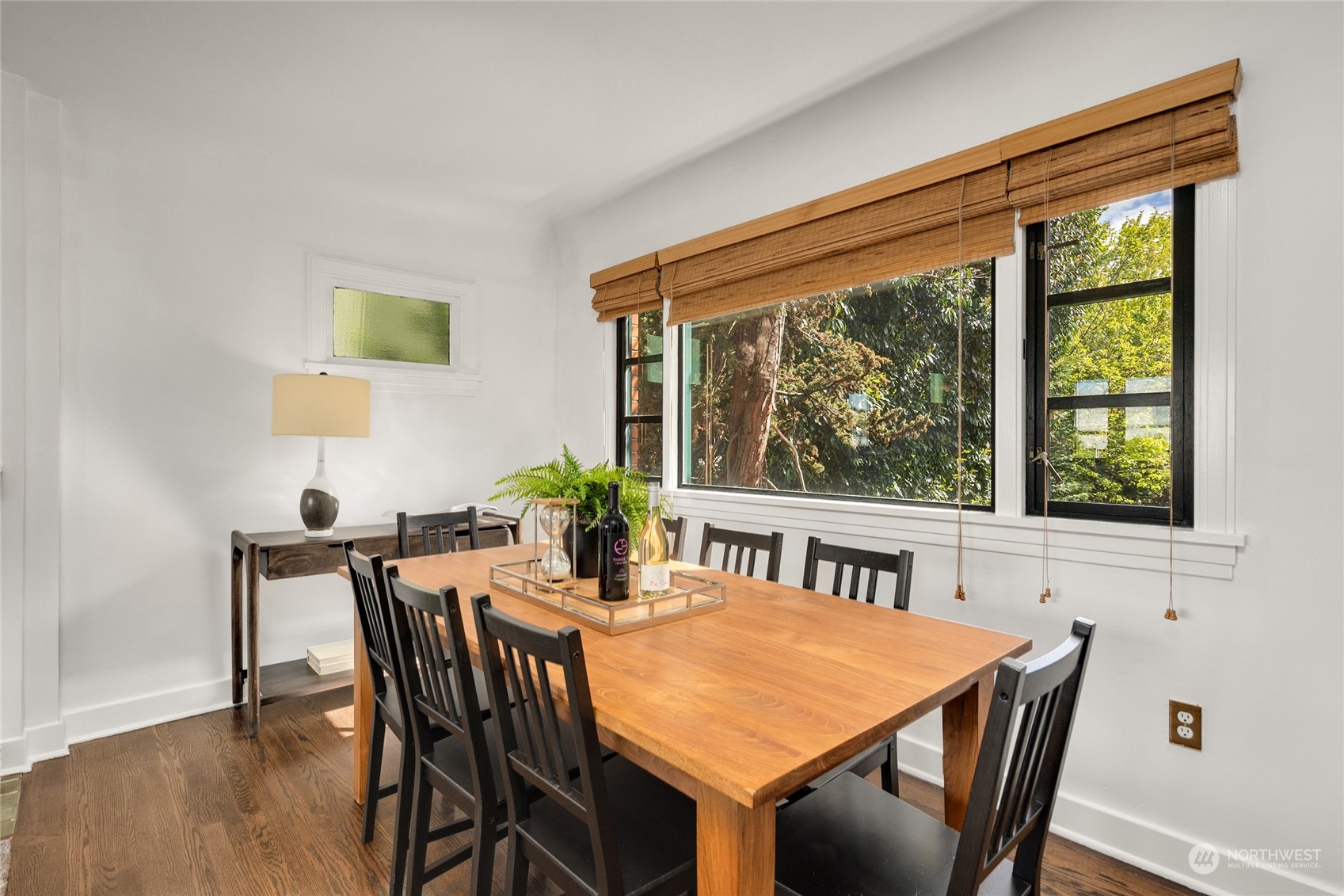 2717 Franklin Avenue E Unit: 204