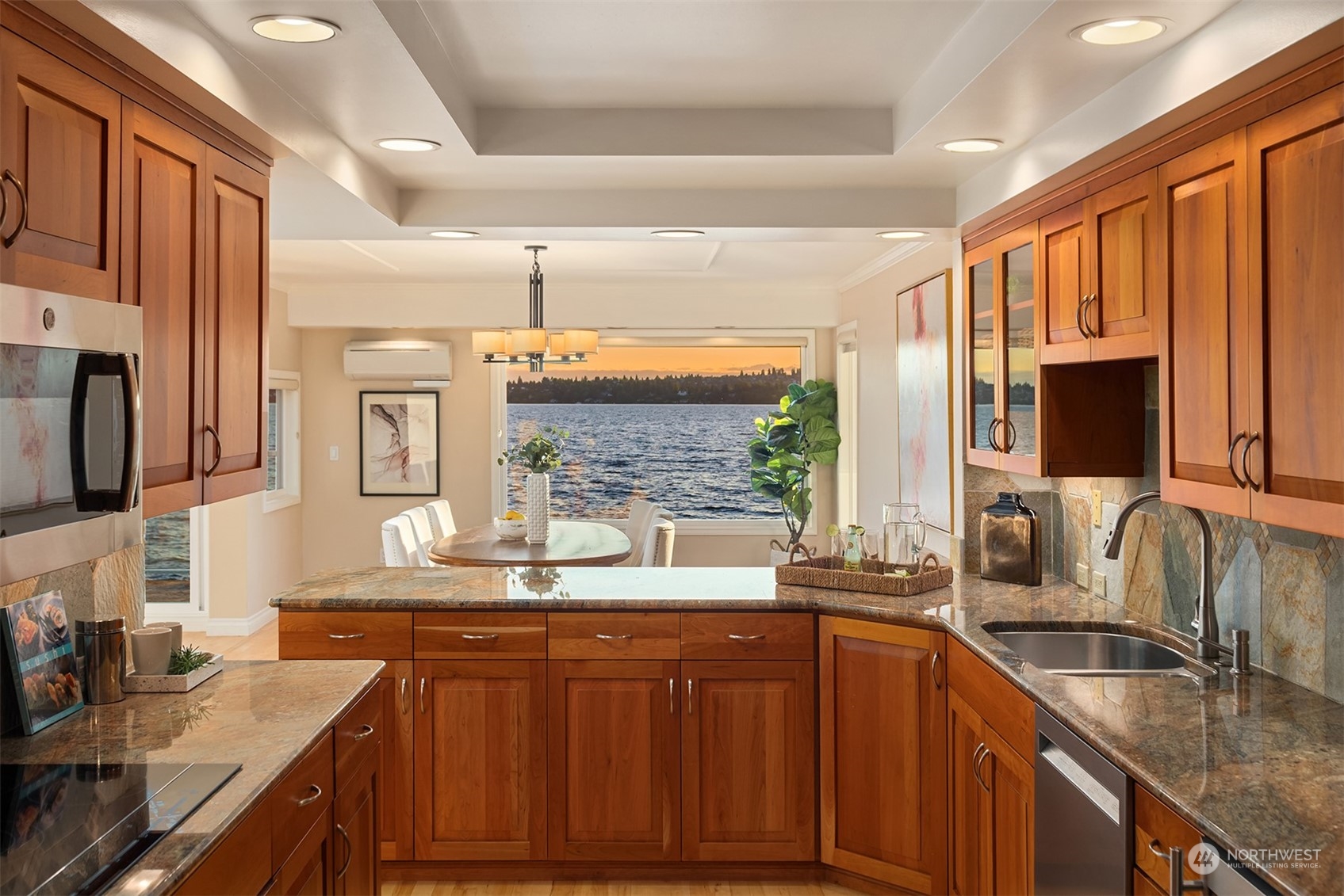 827 Lake Street S Unit: 105