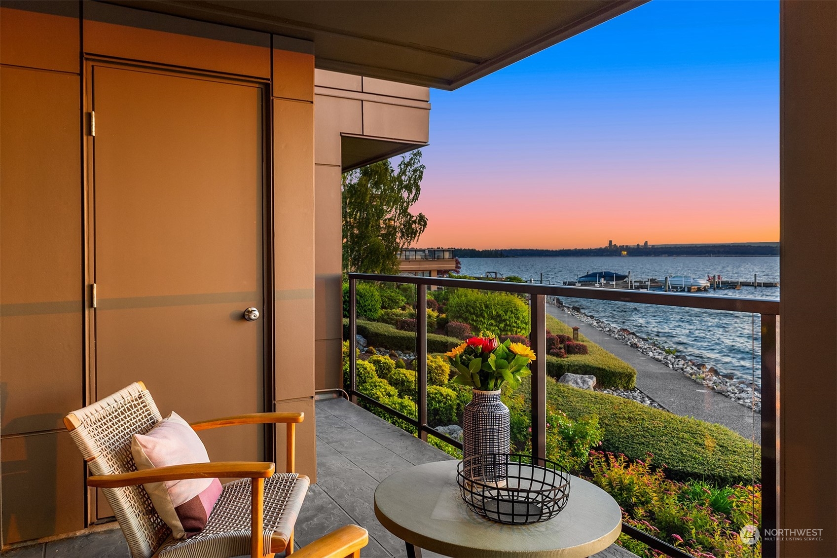 827 Lake Street S Unit: 105