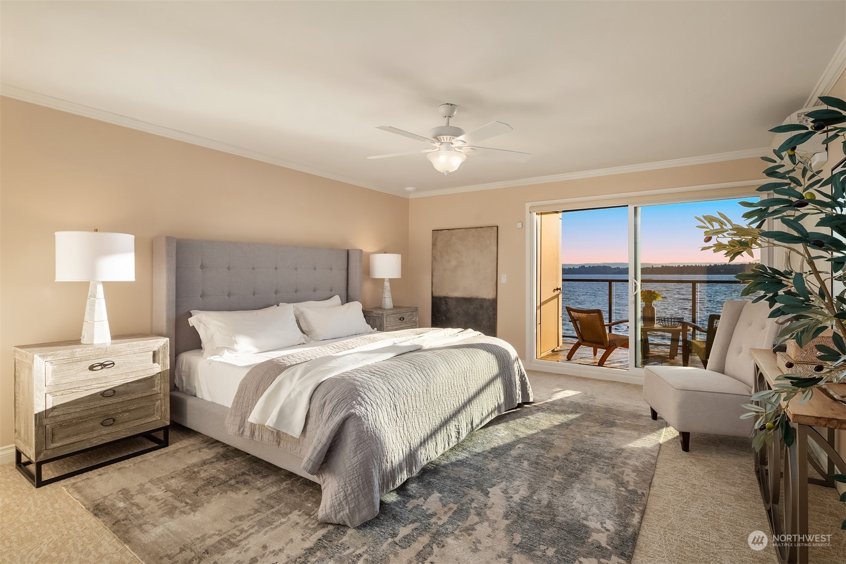 827 Lake Street S Unit: 105