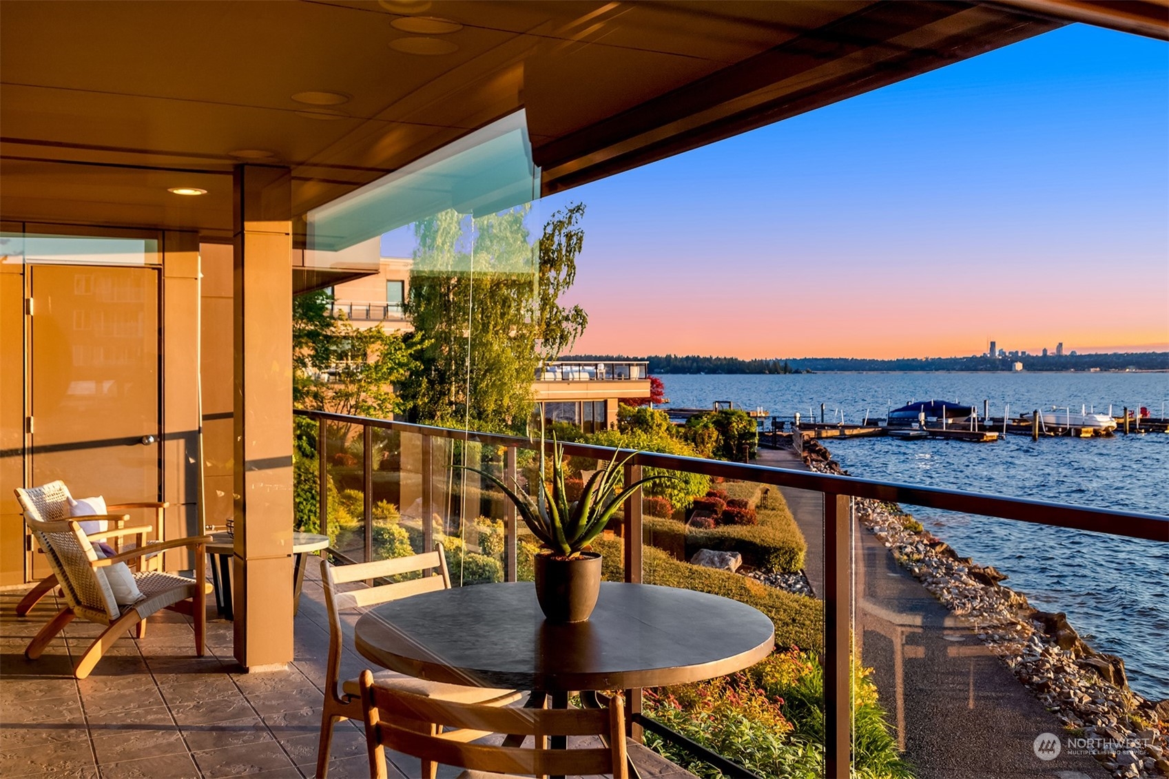 827 Lake Street S Unit: 105