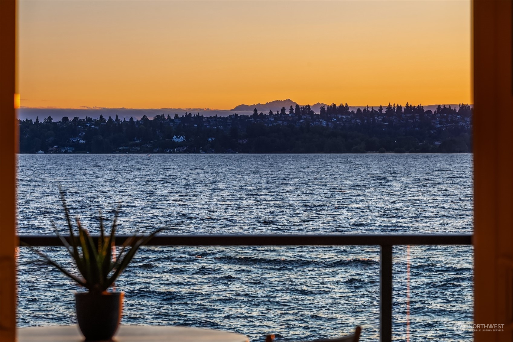 827 Lake Street S Unit: 105