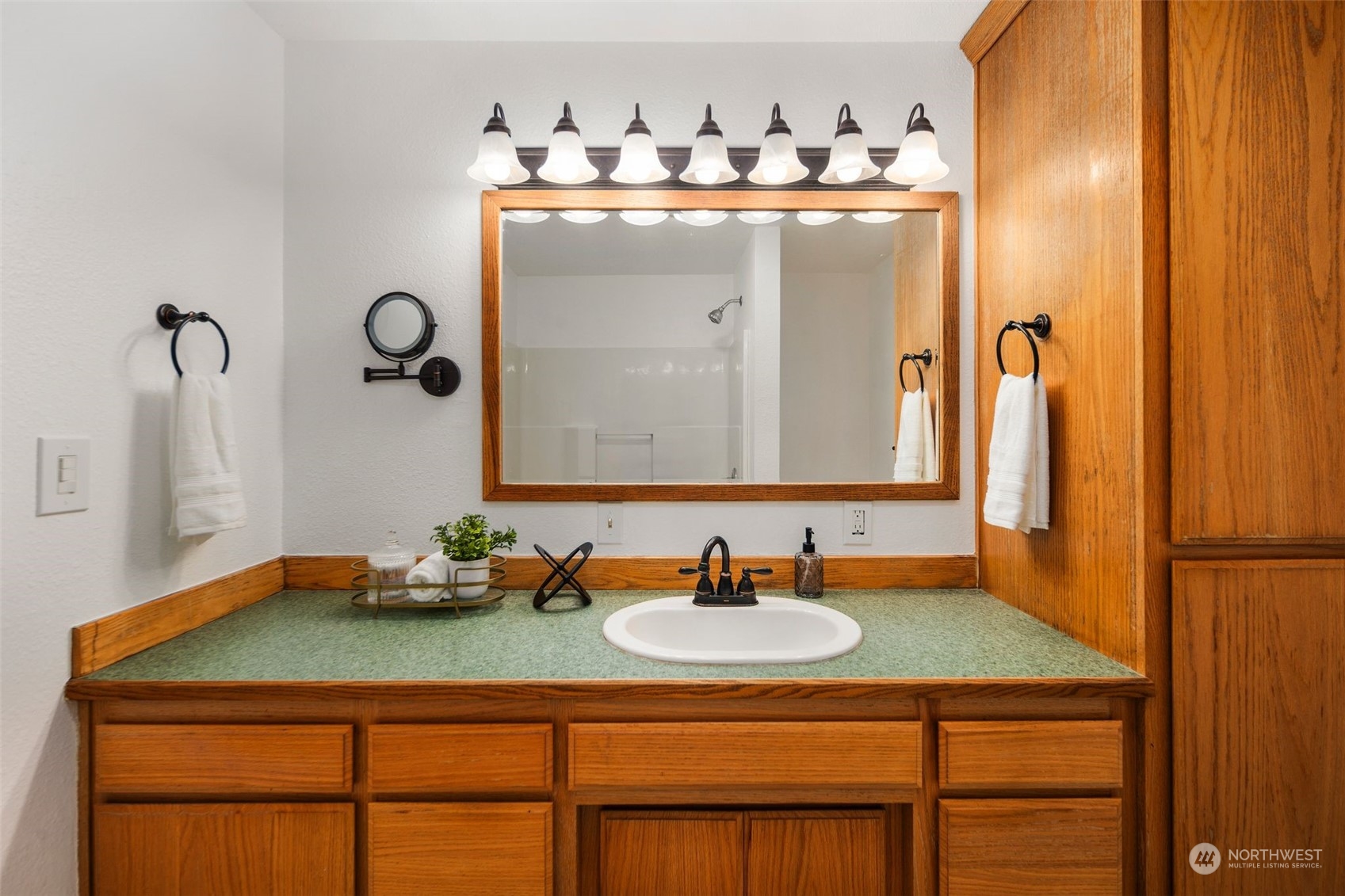 2860 Roosevelt Avenue