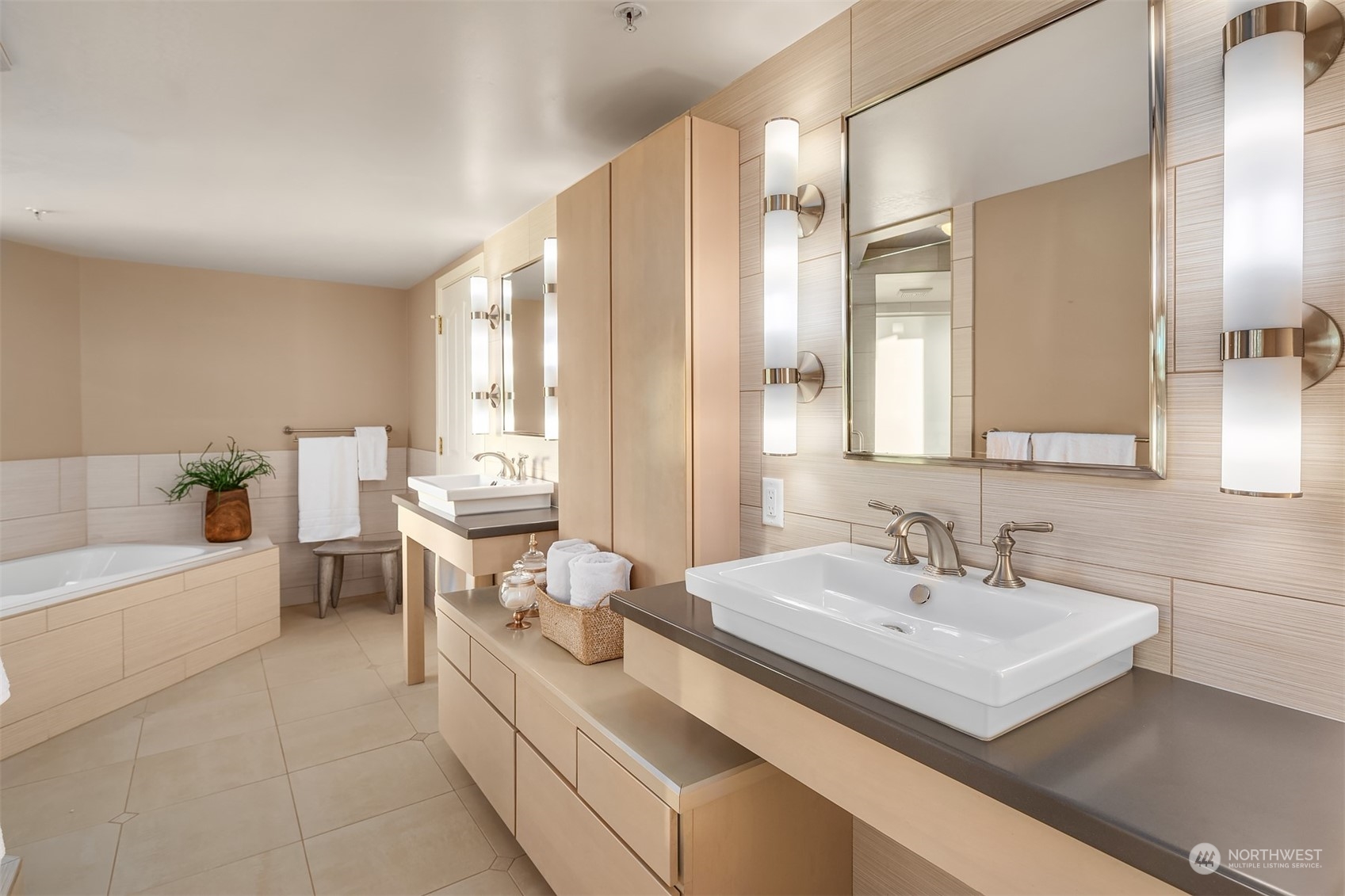 4511 Lake Washington Boulevard NE Unit: 1