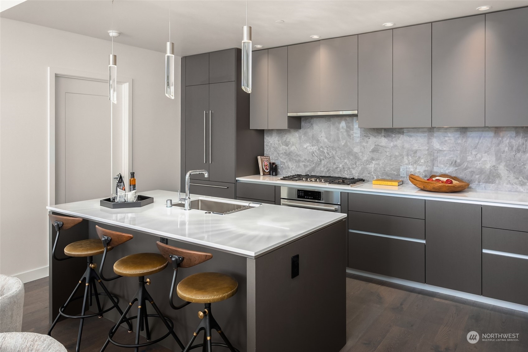 2510 6th Avenue Unit: 2710