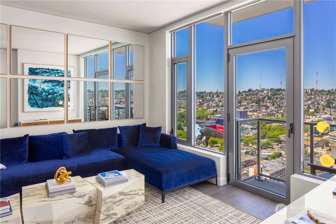 2510 6th Avenue Unit: 2710