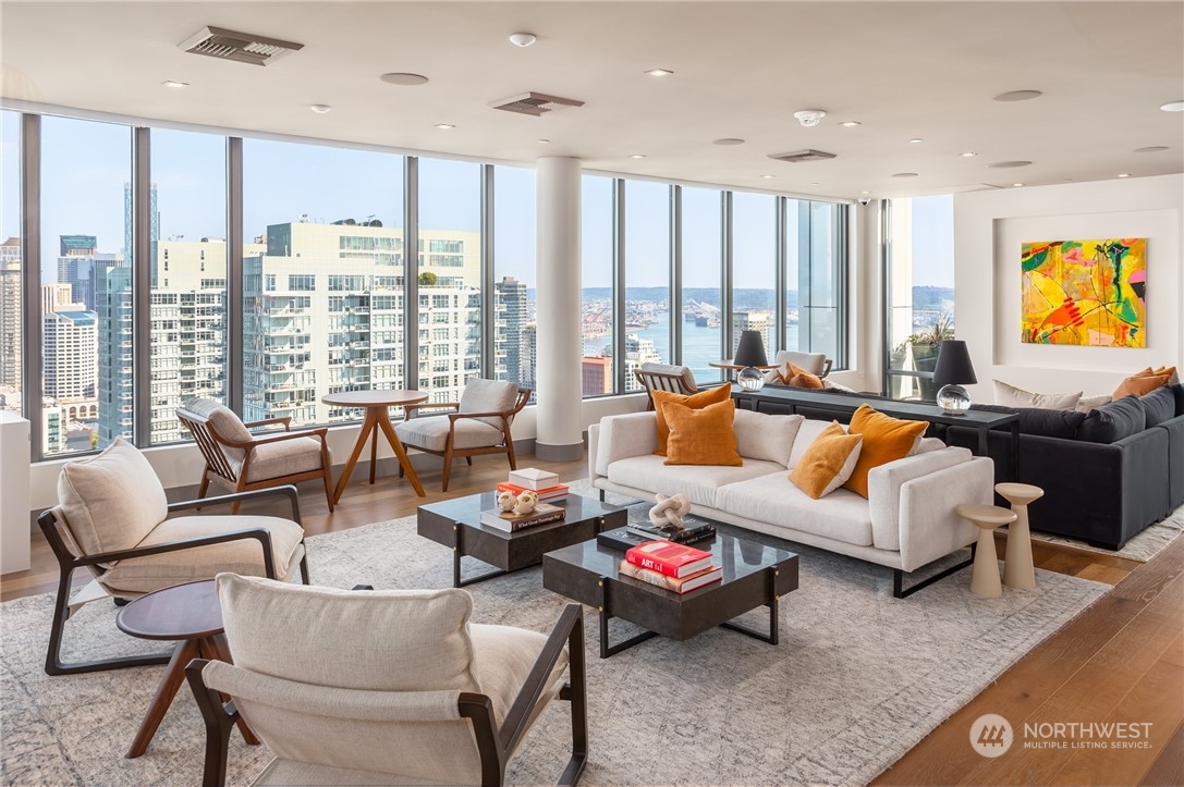 2510 6th Avenue Unit: 2710