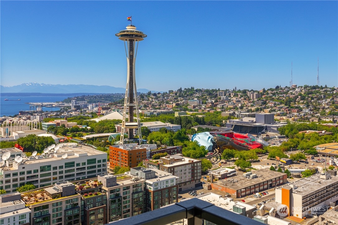 2510 6th Avenue Unit: 2710