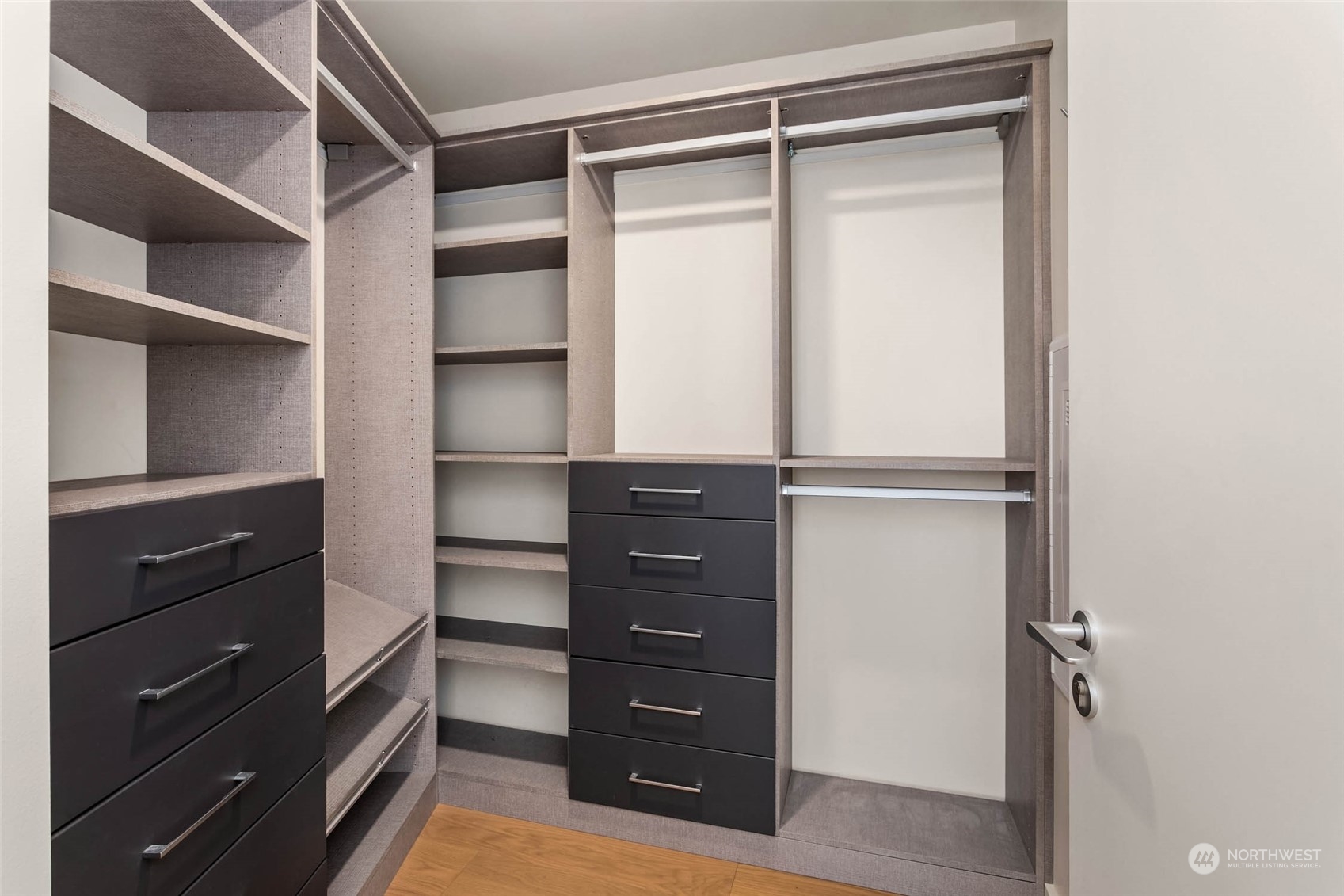 121 Stewart St Unit: 3108