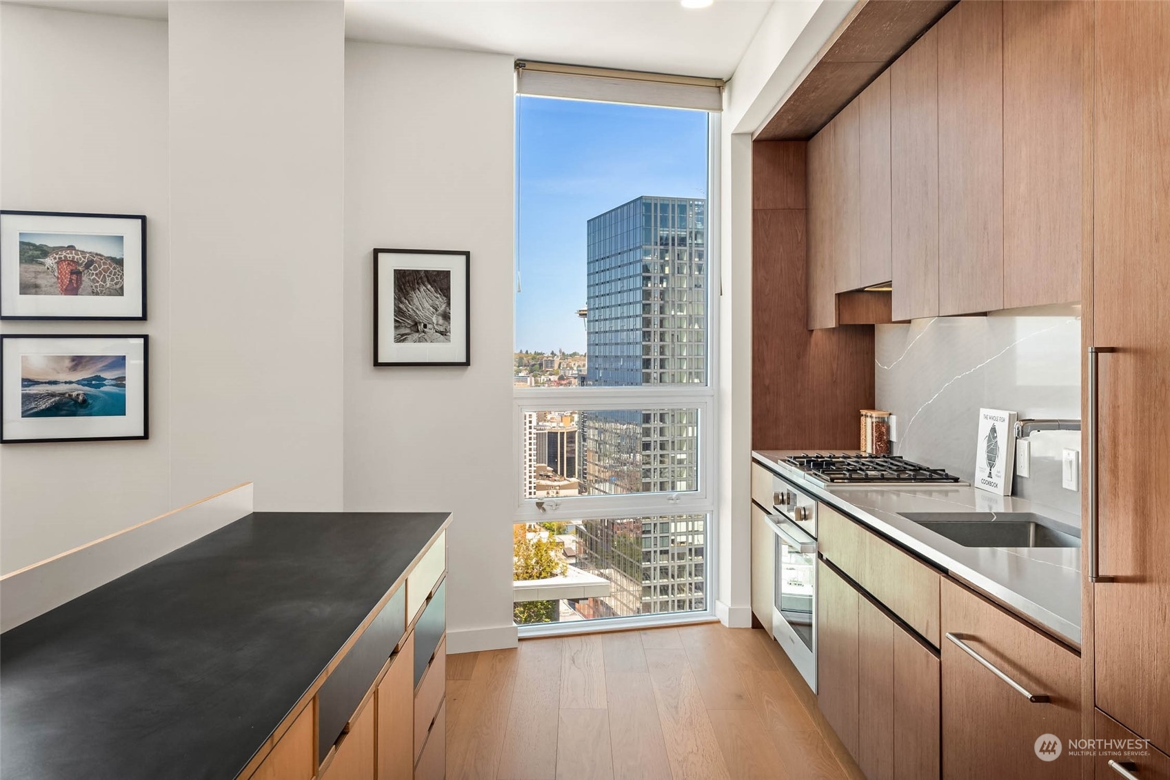 121 Stewart St Unit: 3108