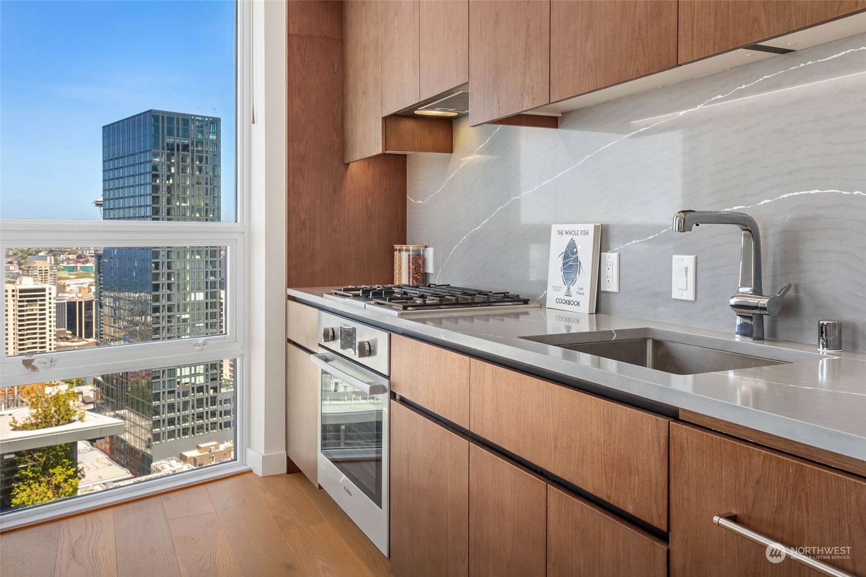 121 Stewart St Unit: 3108