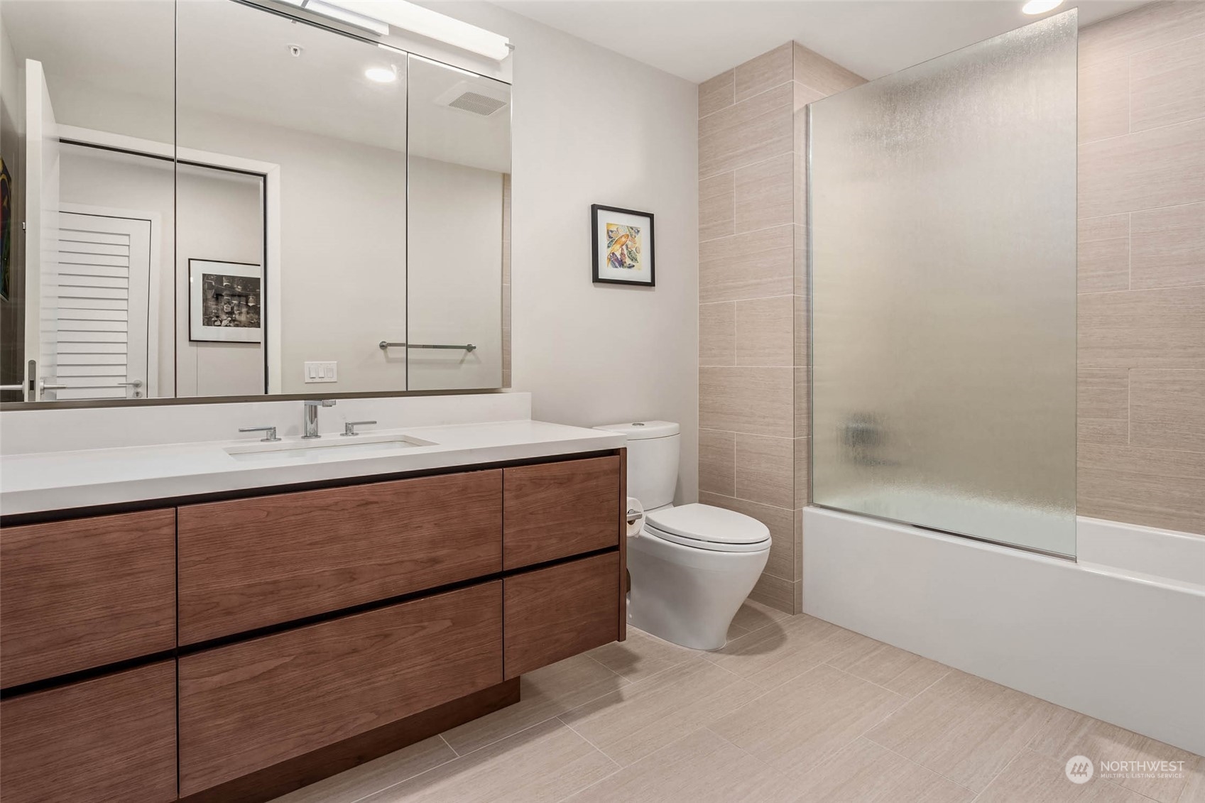 121 Stewart St Unit: 3108