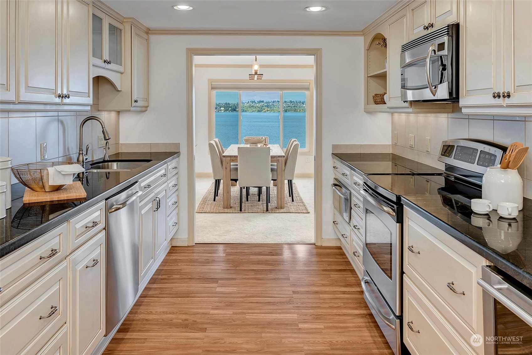 807 Lake Street S Unit: 302