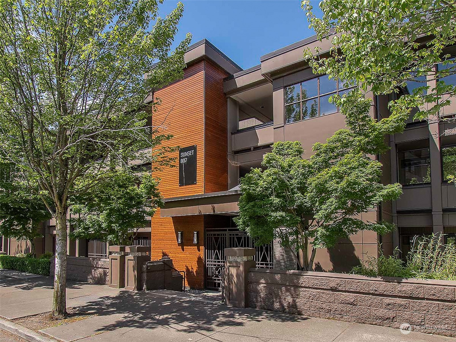 807 Lake Street S Unit: 302