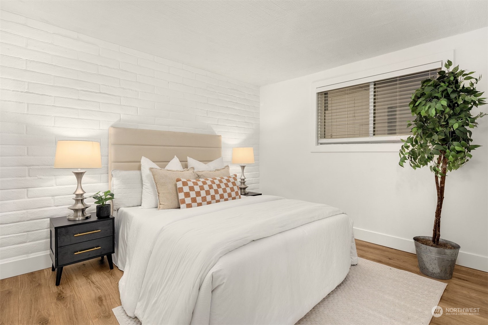 9909 NE 1st Street Unit: 103