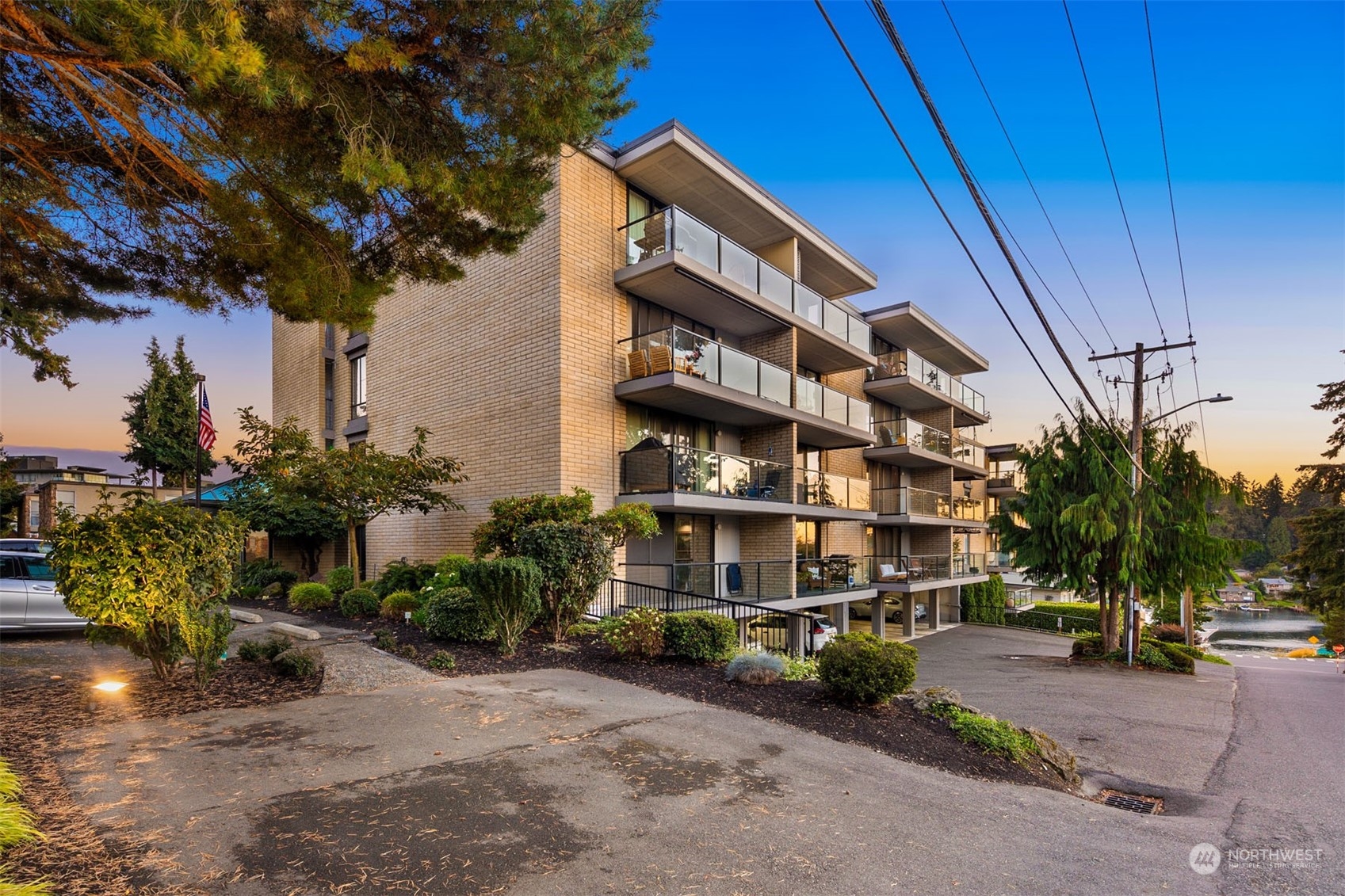 9909 NE 1st Street Unit: 103