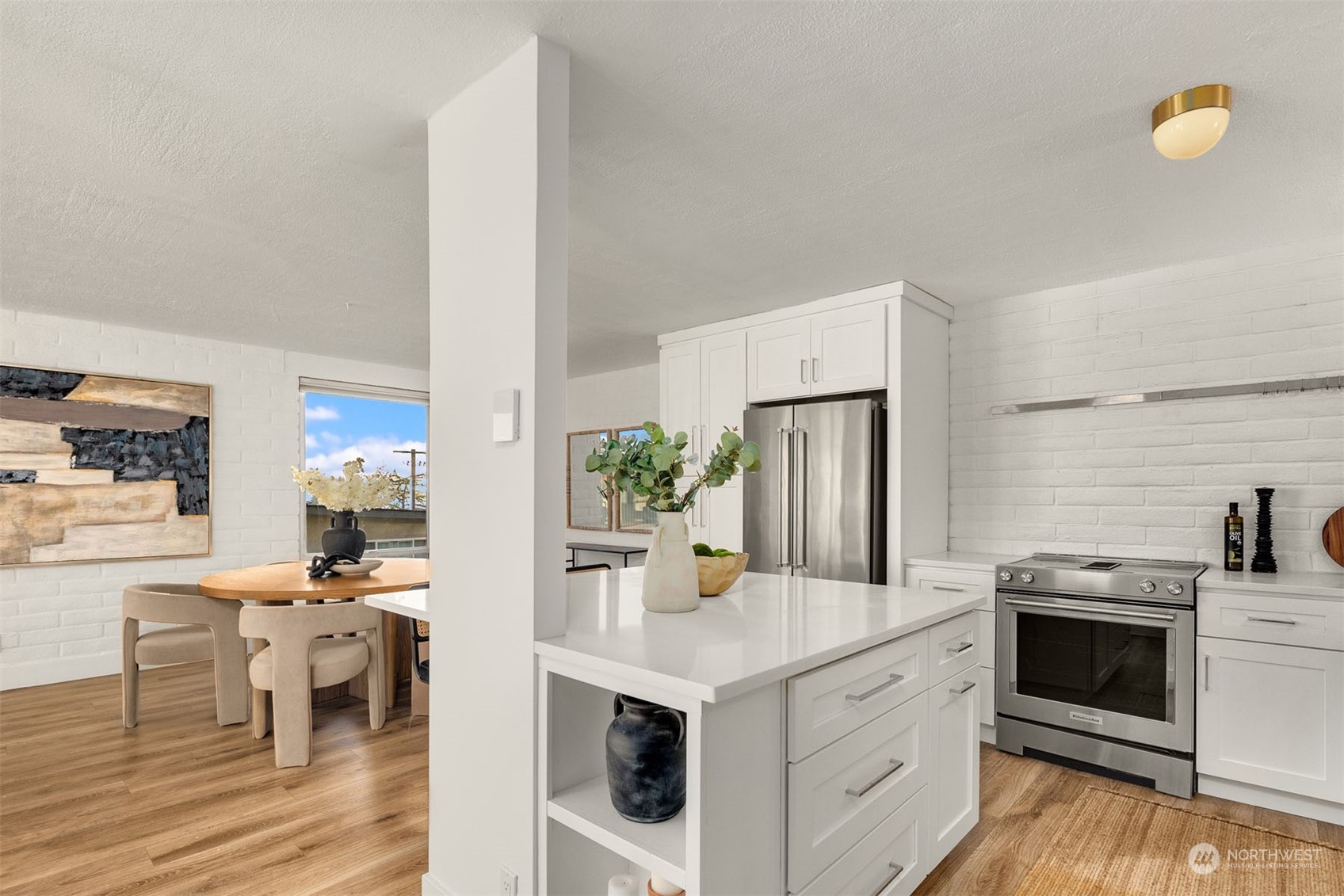 9909 NE 1st Street Unit: 103