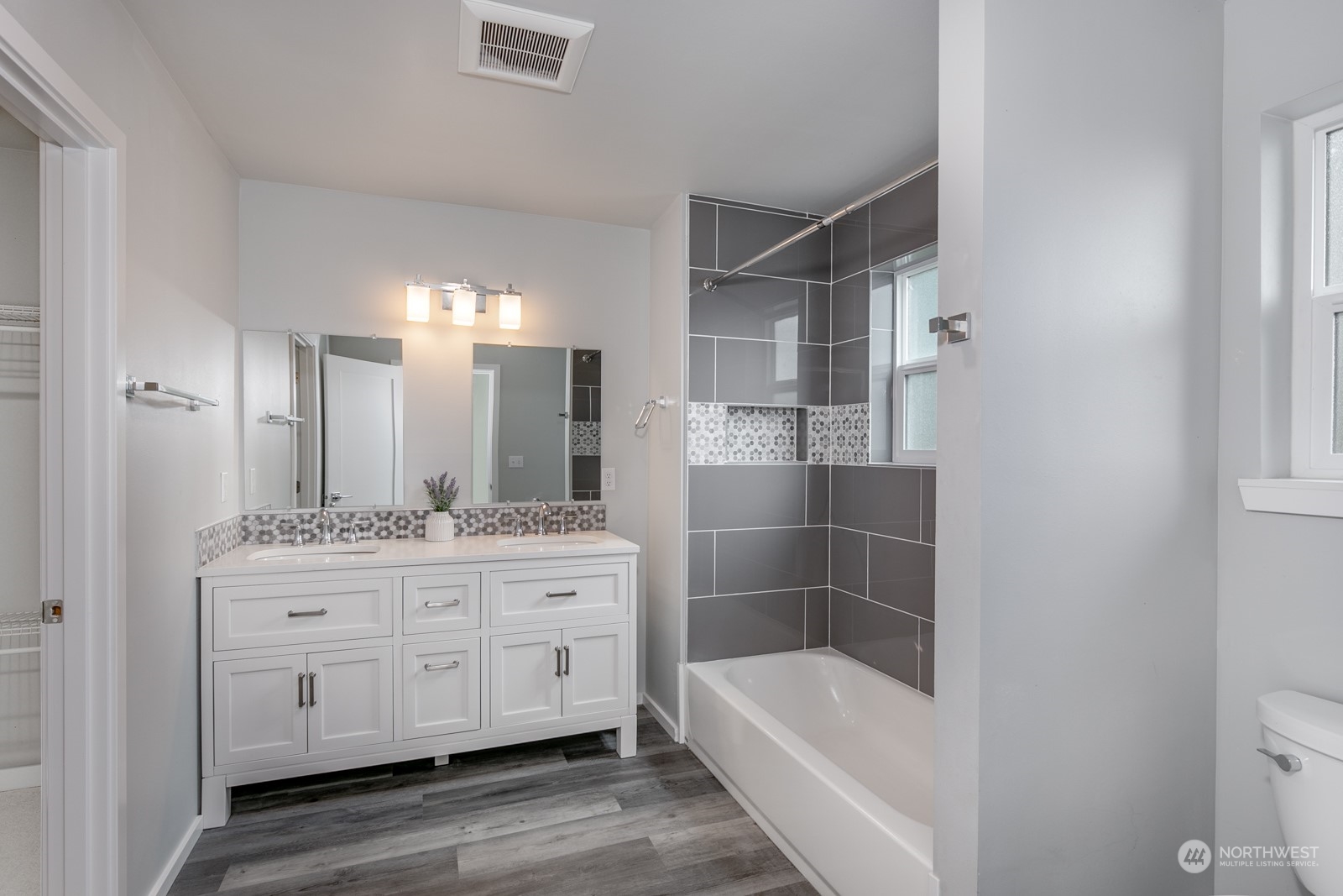 854 B SW 136th Street