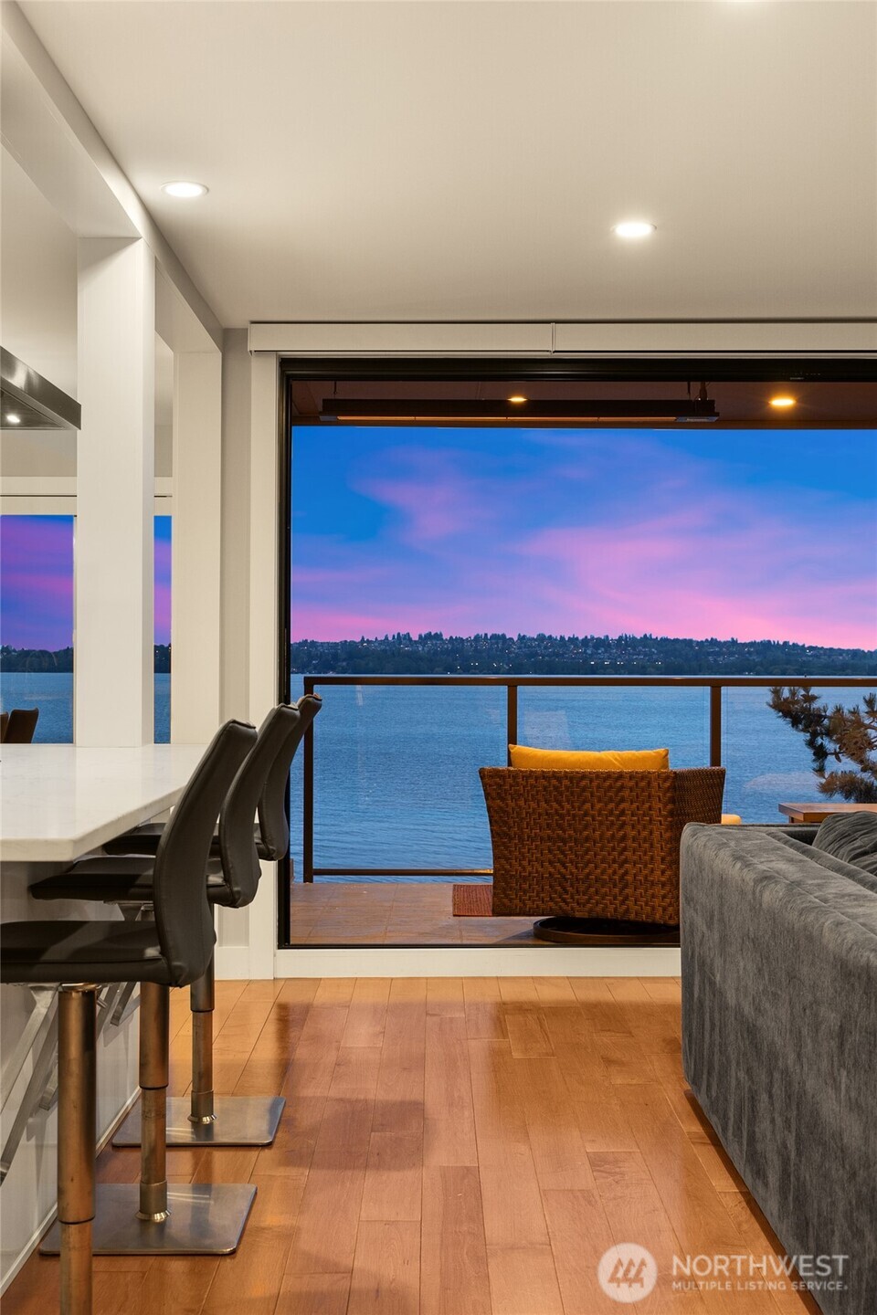 807 Lake Street S Unit: 300