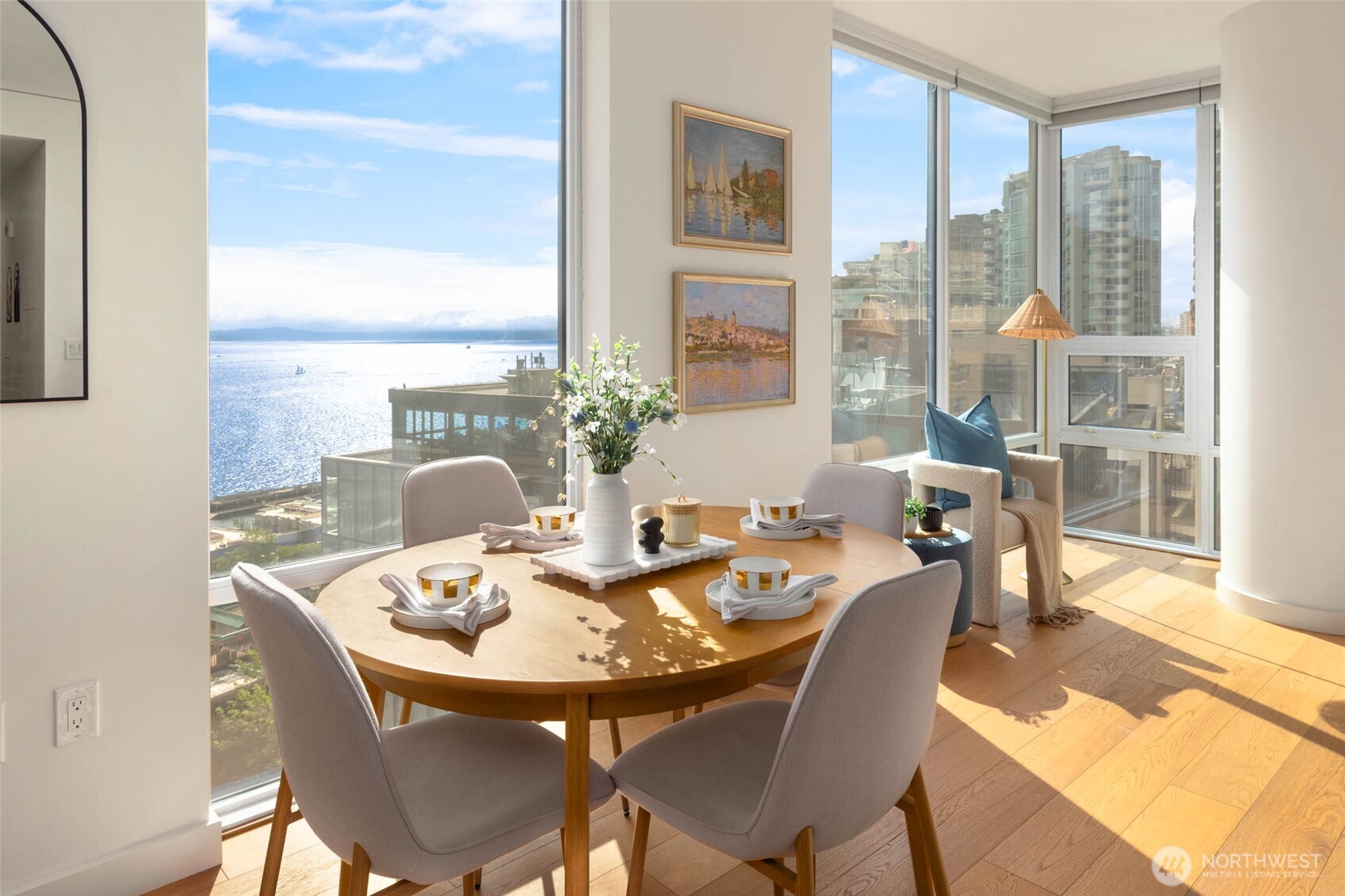 121 Stewart Street Unit: 1407