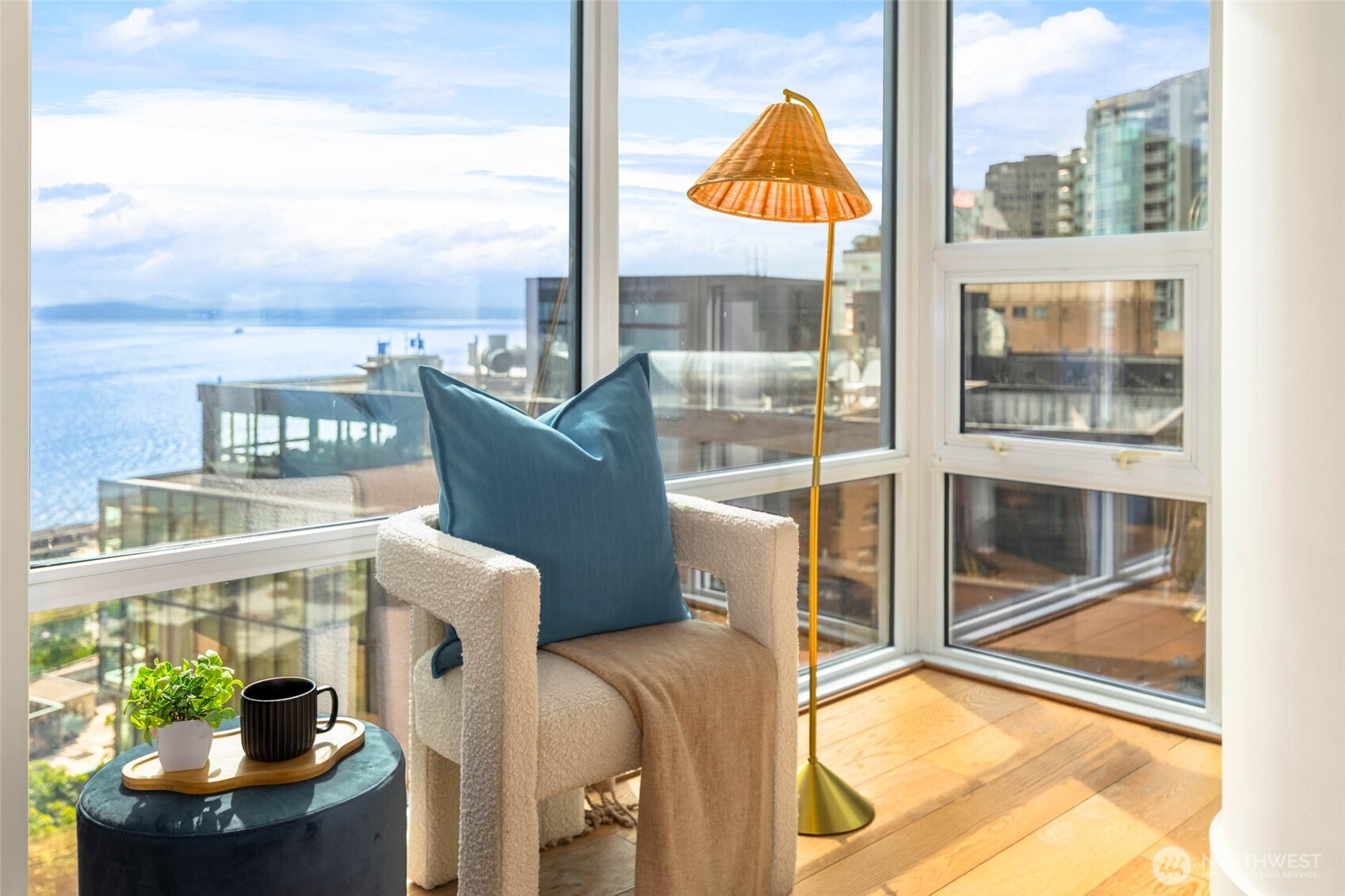 121 Stewart Street Unit: 1407