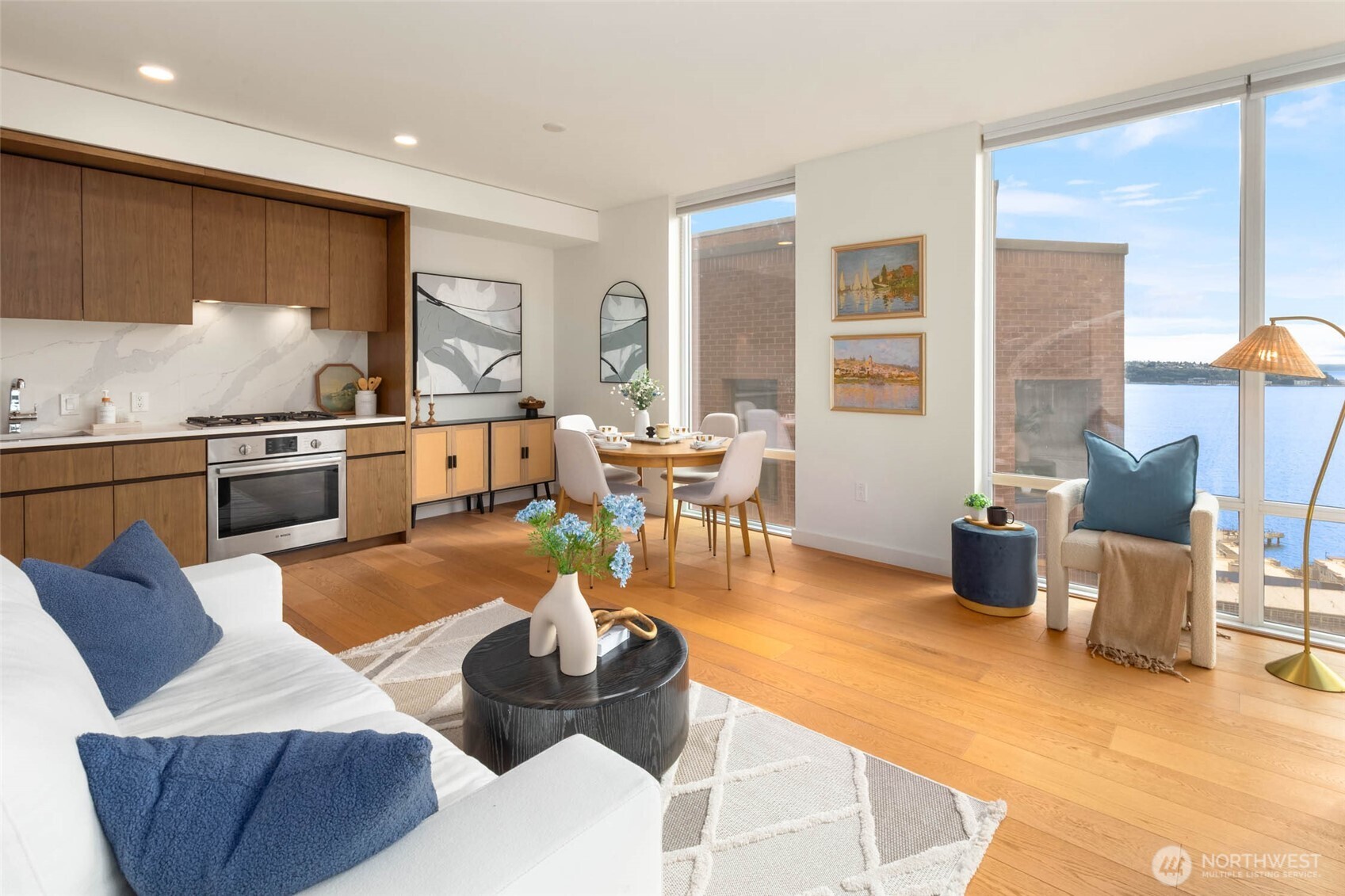 121 Stewart Street Unit: 1407