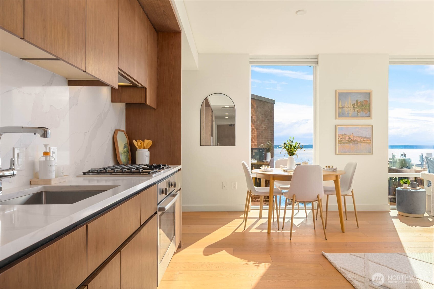 121 Stewart Street Unit: 1407