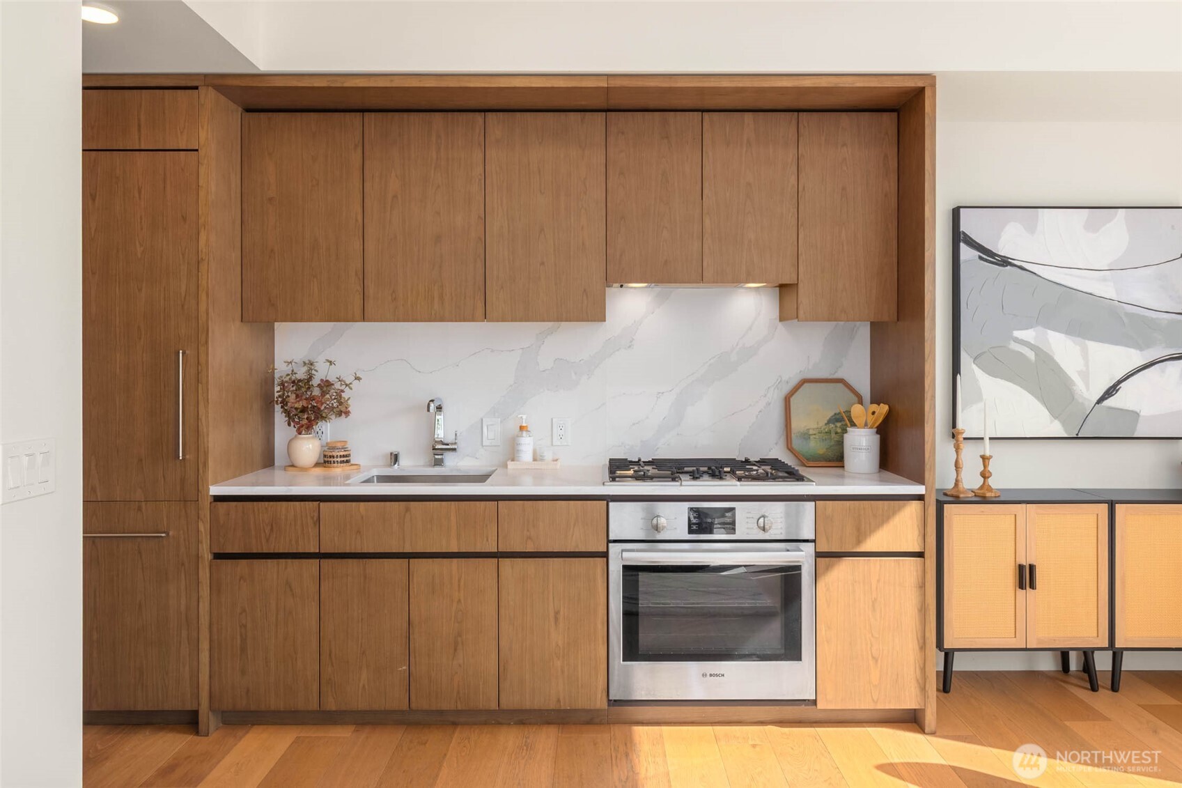 121 Stewart Street Unit: 1407