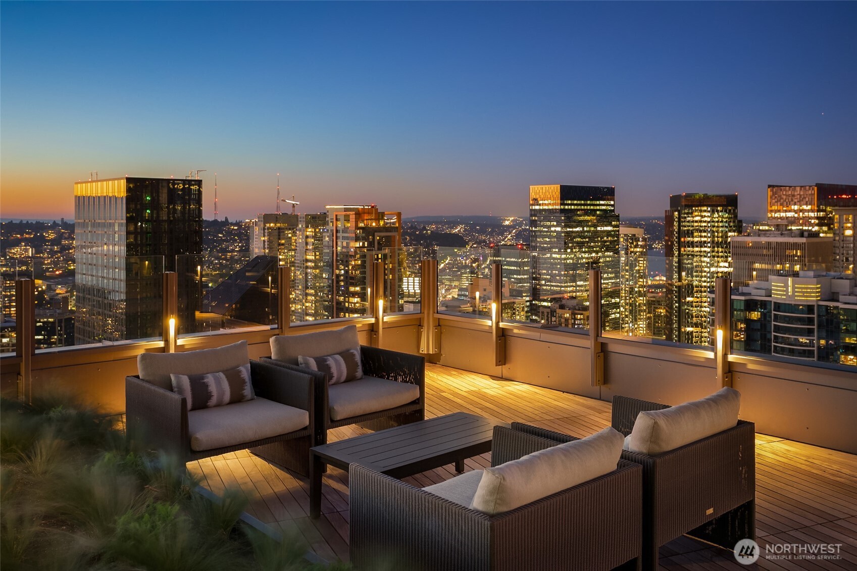 121 Stewart Street Unit: 1407