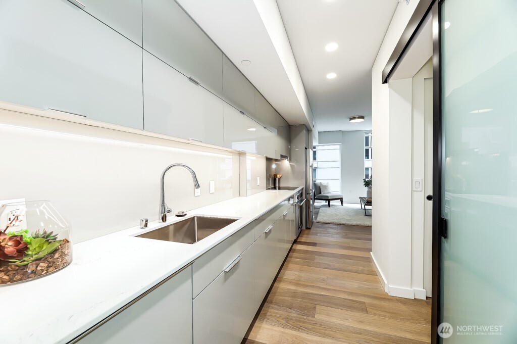 450 S Main Street Unit: 516