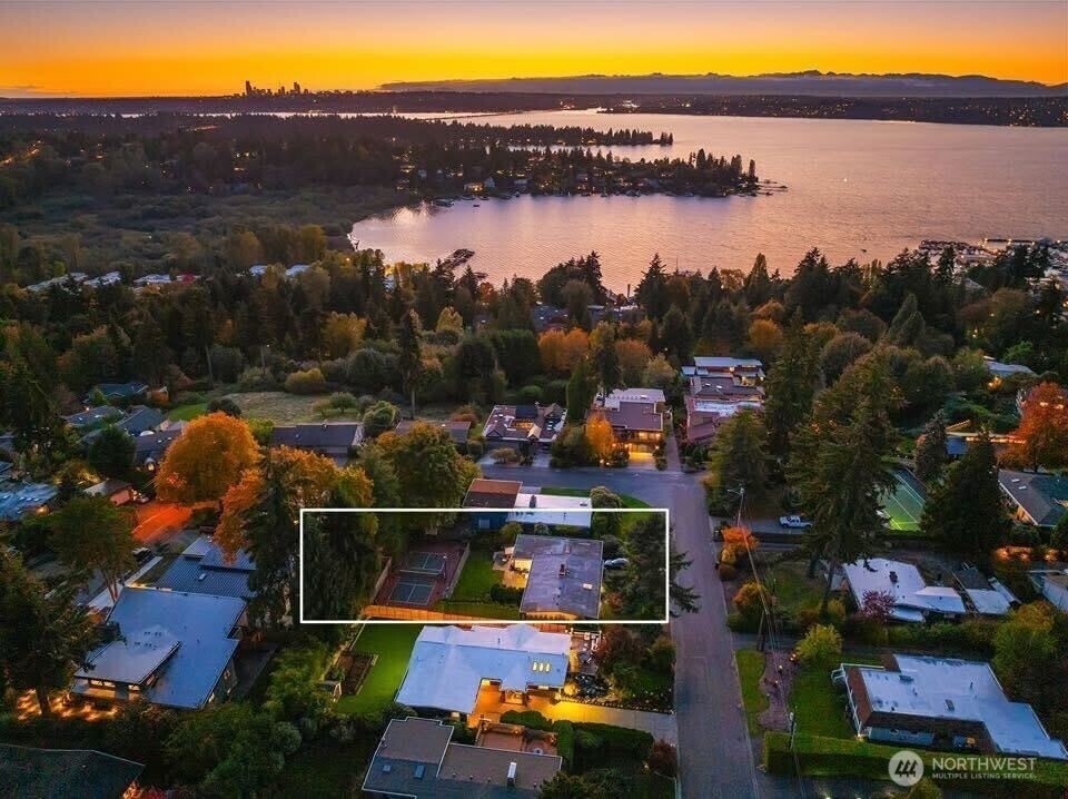 10511 NE 46th Street