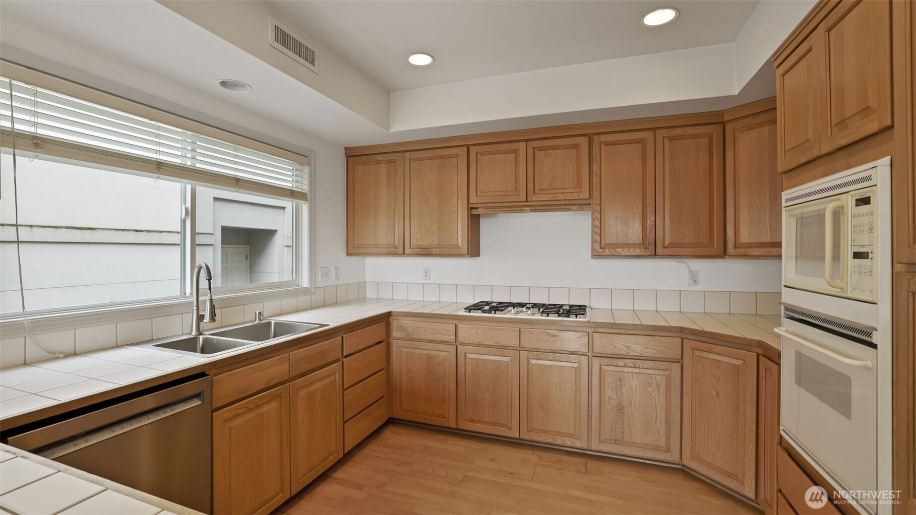 322 5th Avenue Unit: 202