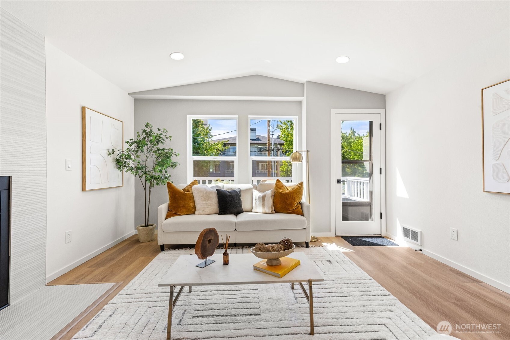 9526 Interlake Avenue N