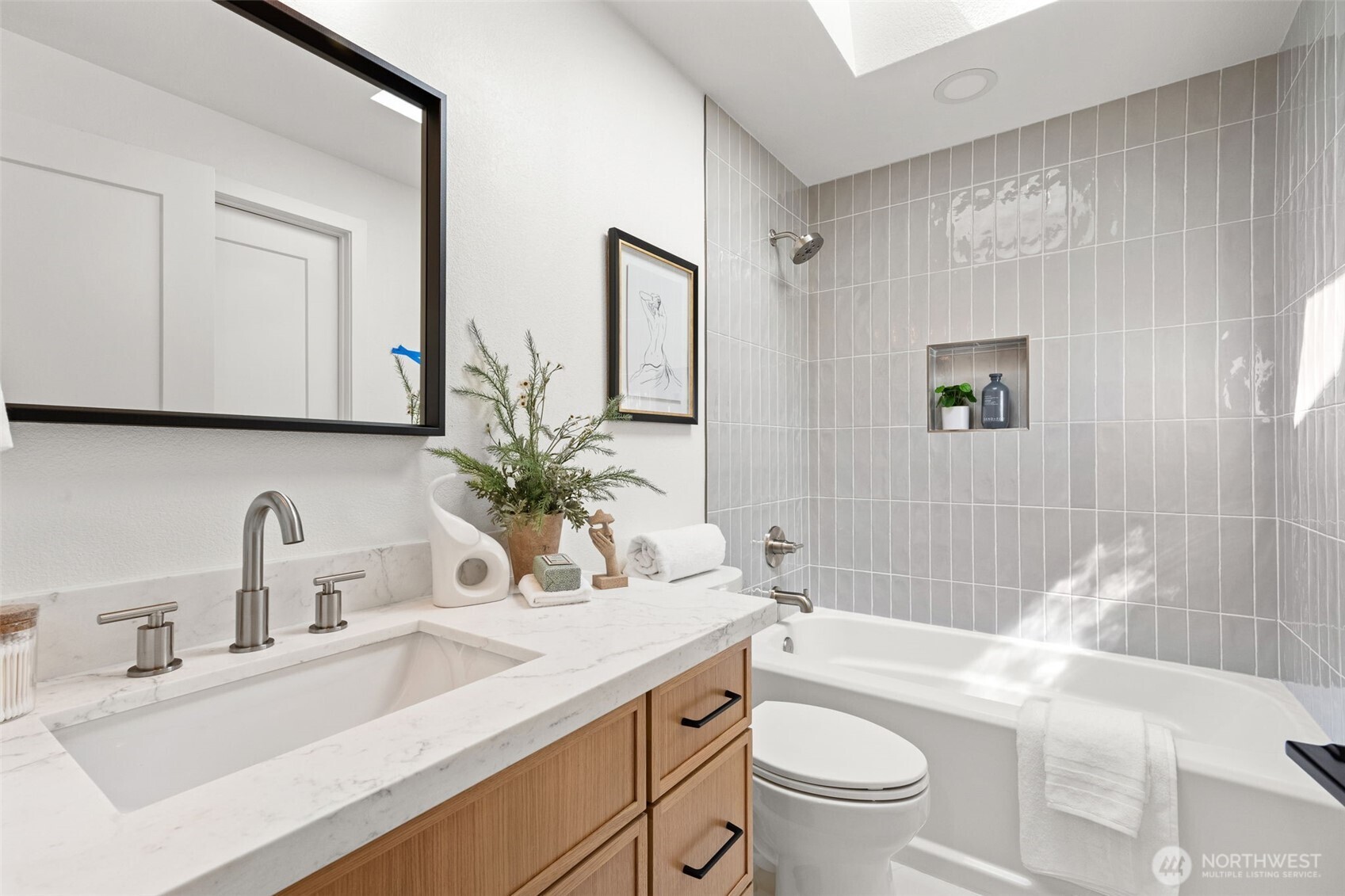 9526 Interlake Avenue N