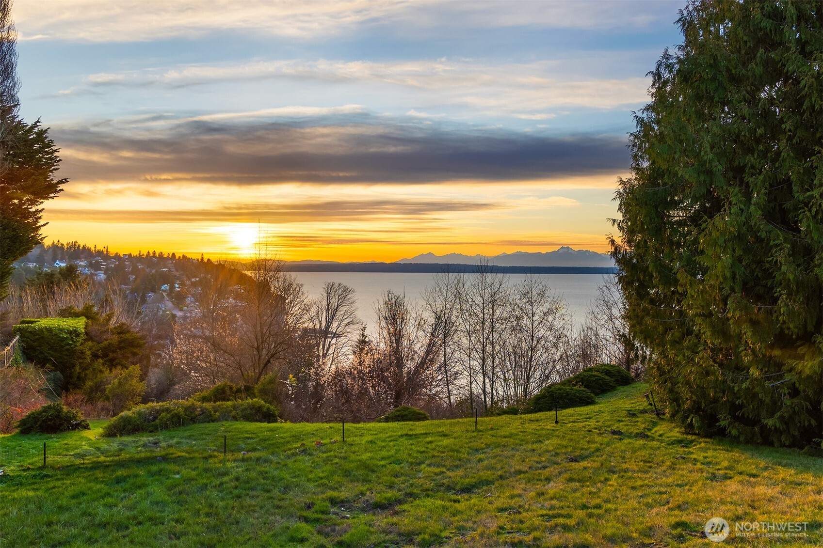 1932 NW Blue Ridge Drive