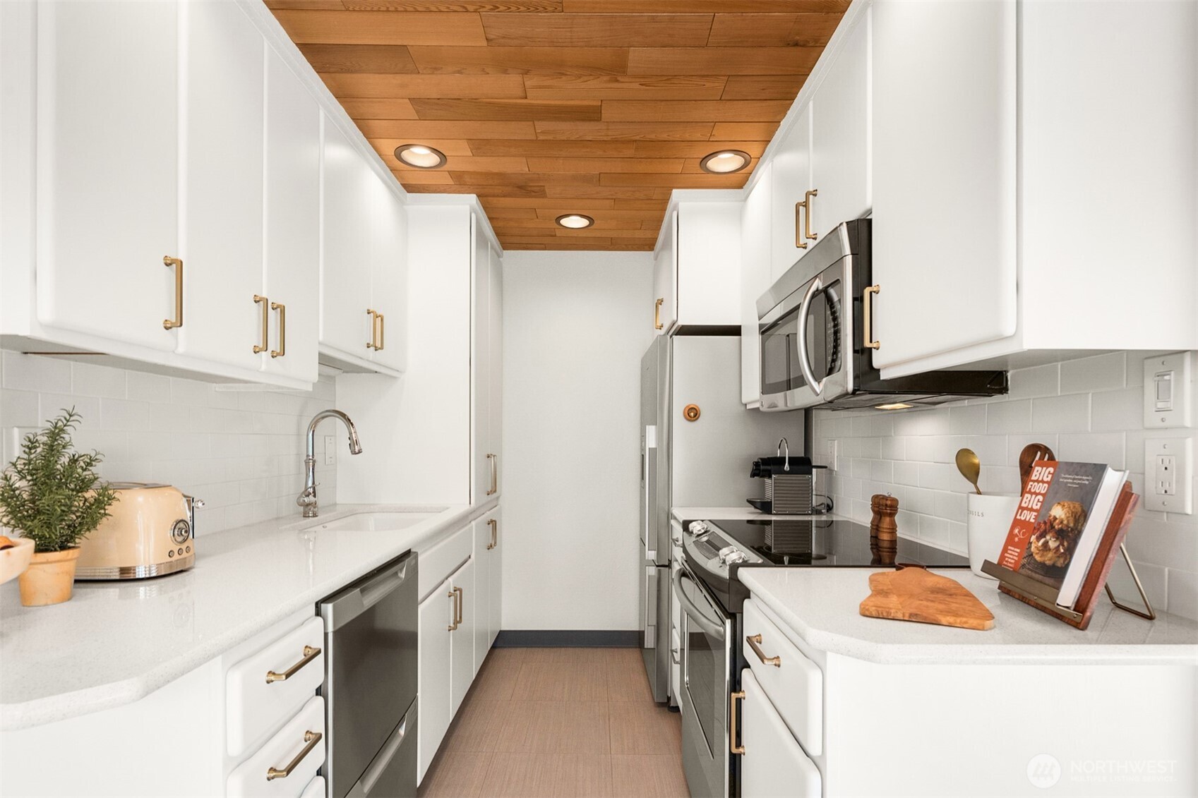 733 Lake Street S Unit: 101