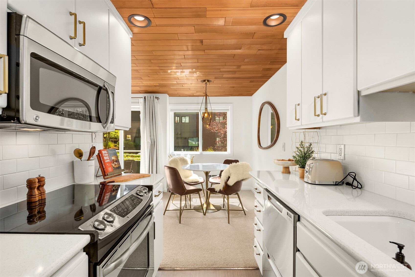 733 Lake Street S Unit: 101