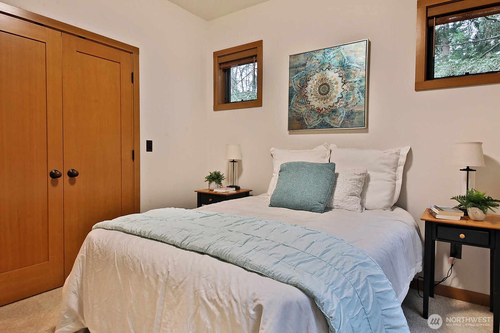 313 Edgecliff Drive