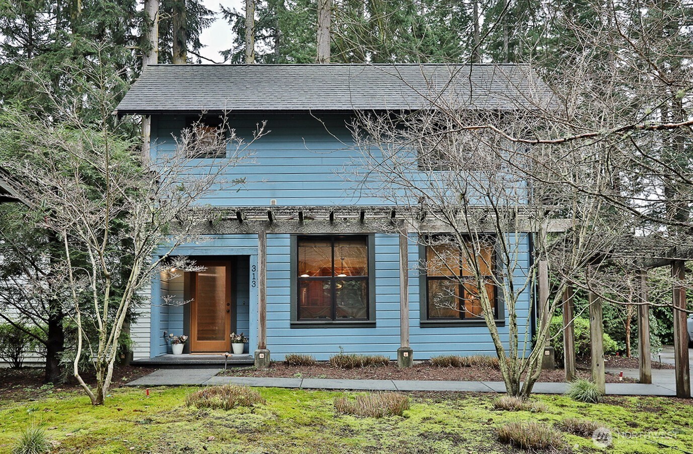 313 Edgecliff Drive