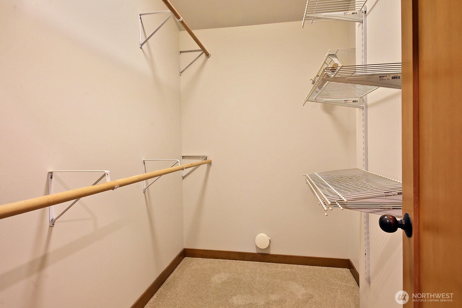 313 Edgecliff Drive