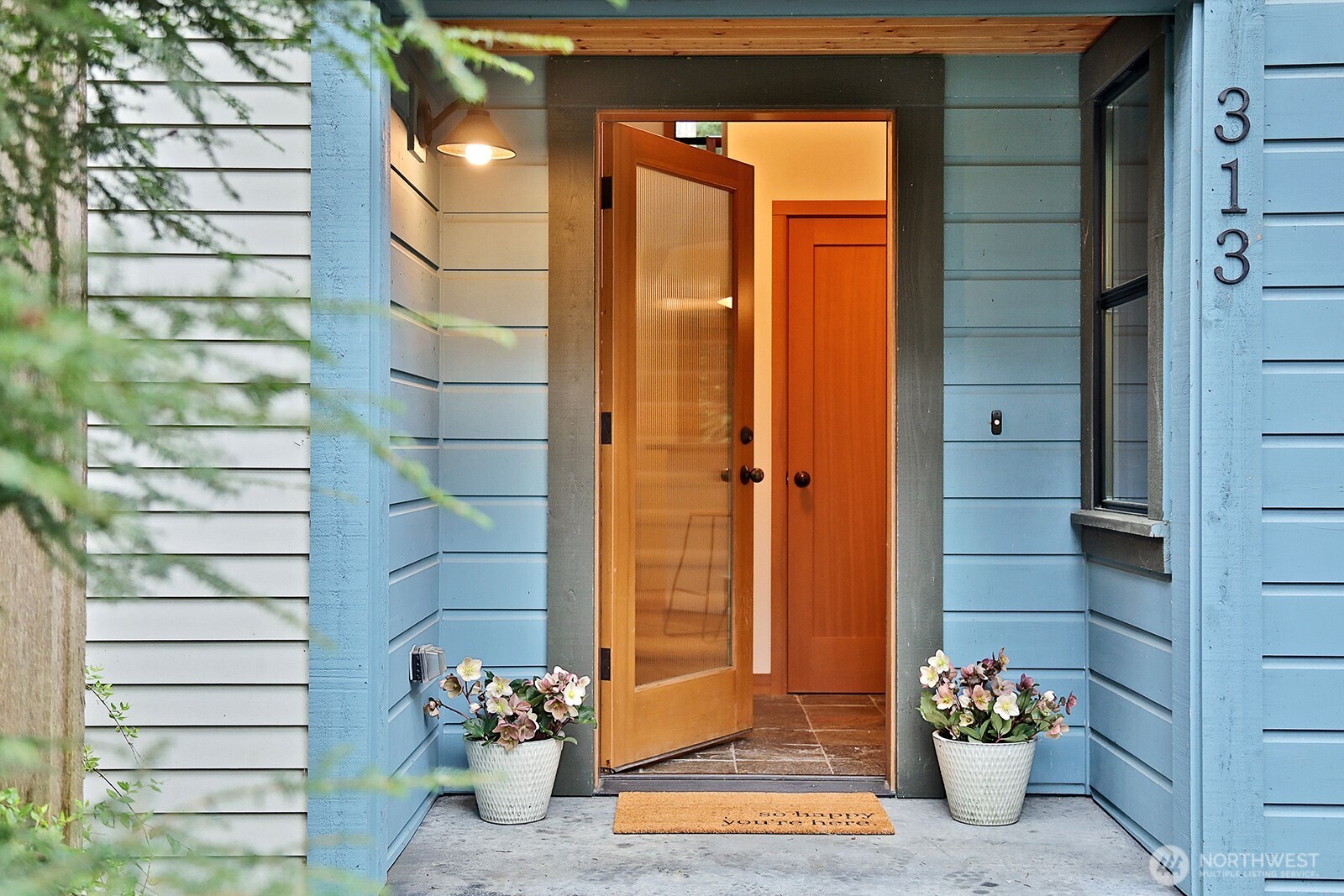 313 Edgecliff Drive